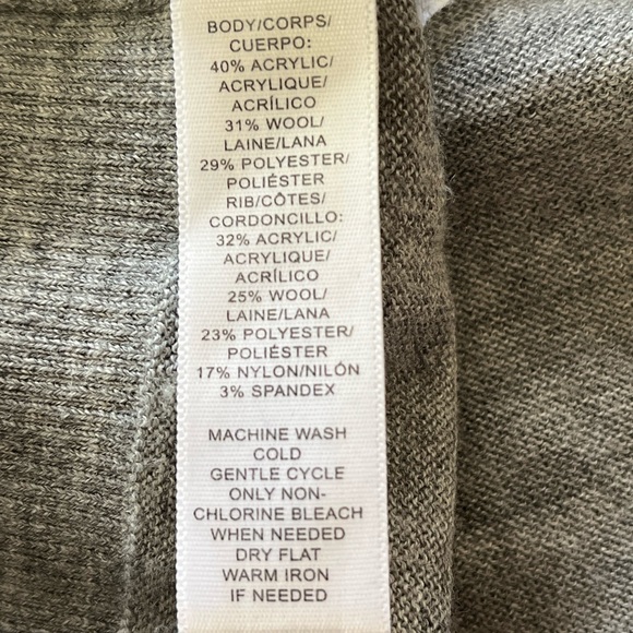 LOFT Gray V-Neck Wool Blend Sweater Size Medium - Picture 13 of 13